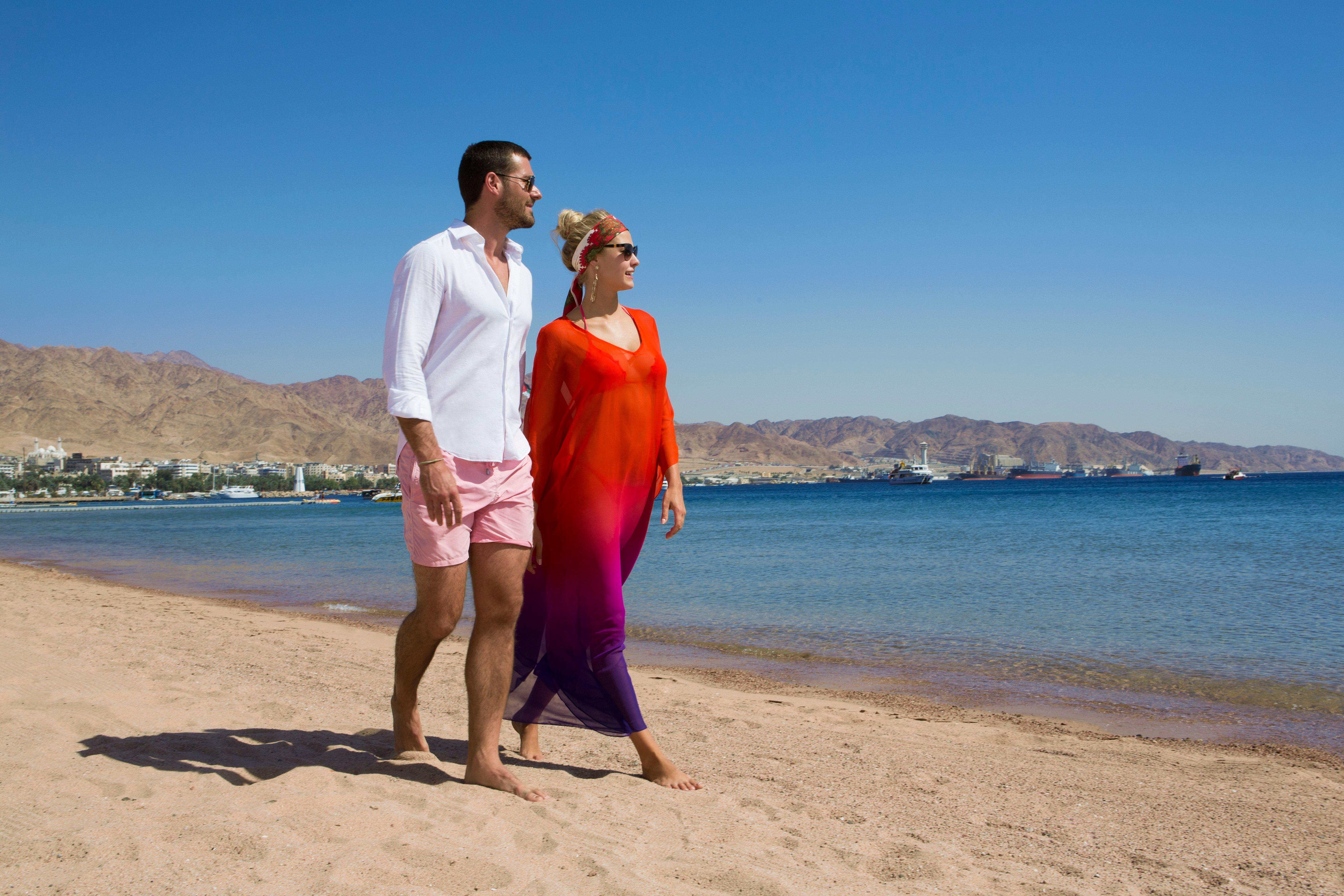 Intercontinental Aqaba By Ihg Hotel Exterior photo Tourists on the beach of Sharm El Sheikh