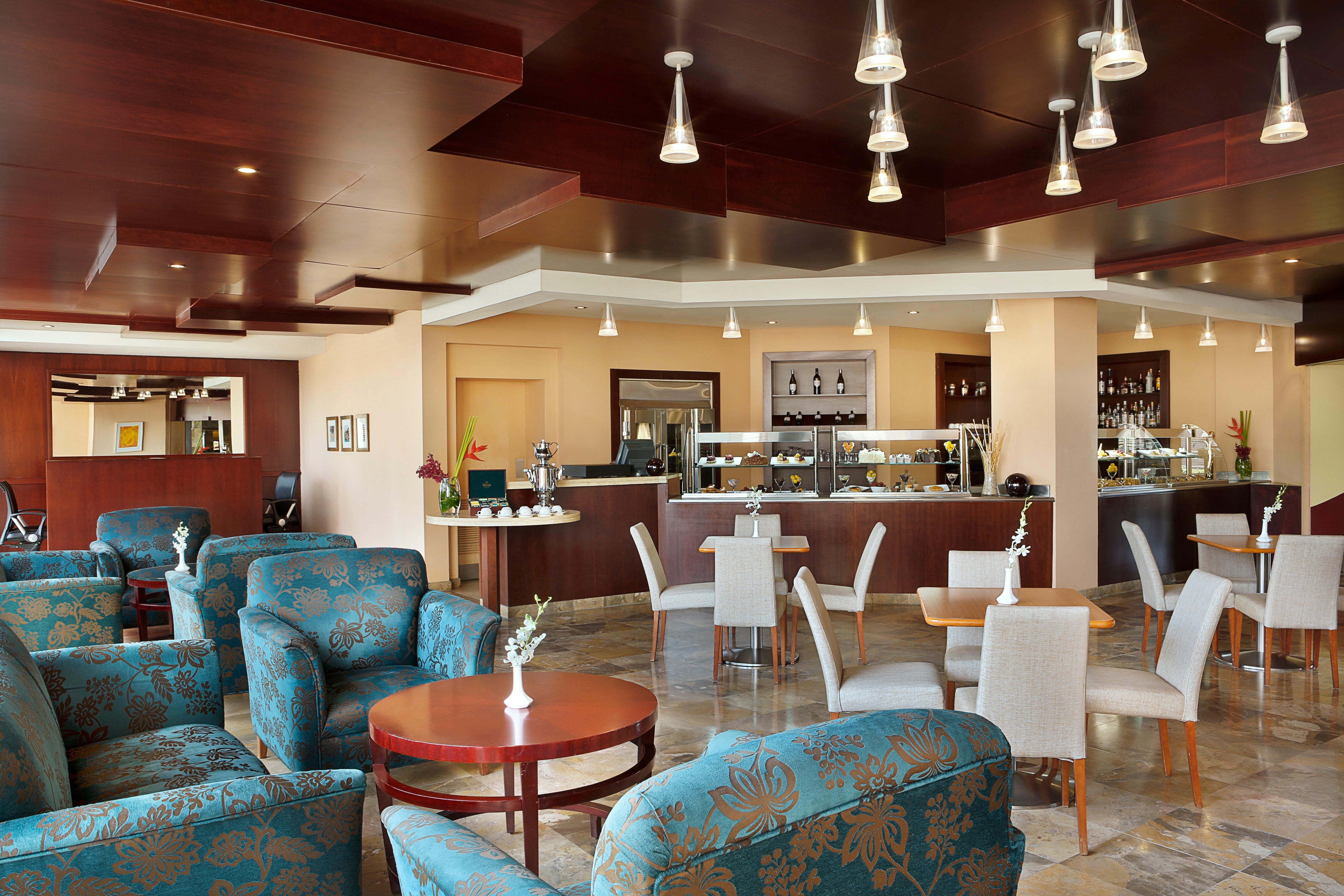 Intercontinental Aqaba By Ihg Hotel Exterior photo Club Lounge at the airport